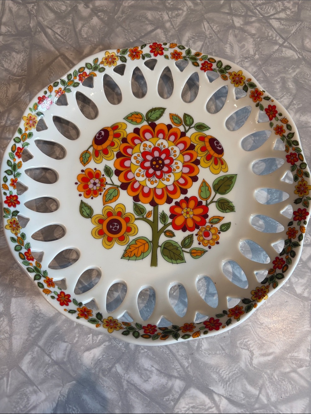 Schmidt 8” Porcelana Porcelain Brasil MOD FLOWER RETRO Plate